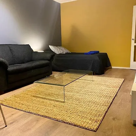 Huttu 2 - Ihqu Kaksio Mahtavalla Sijainnilla Appartement *