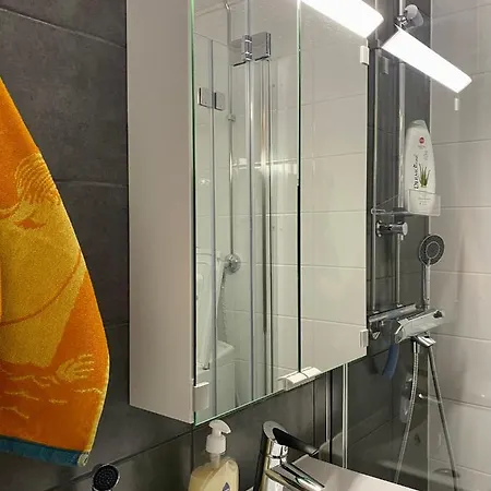 Huttu 2 - Ihqu Kaksio Mahtavalla Sijainnilla