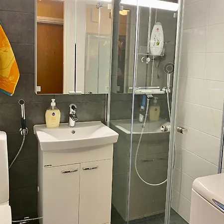 Apartment Huttu 2 - Ihqu Kaksio Mahtavalla Sijainnilla *