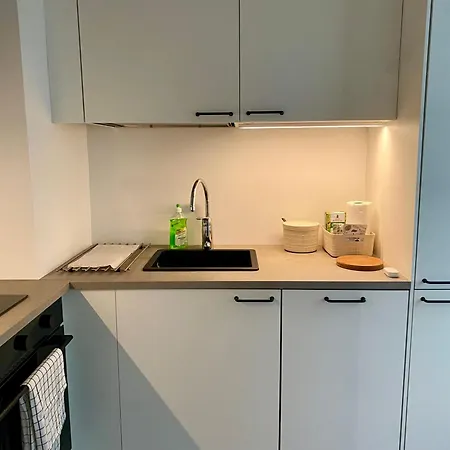 Huttu 2 - Ihqu Kaksio Mahtavalla Sijainnilla