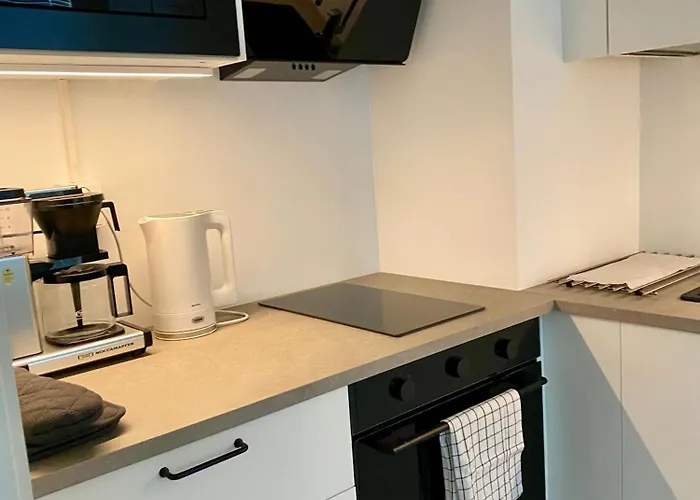 Huttu 2 - Ihqu Kaksio Mahtavalla Sijainnilla