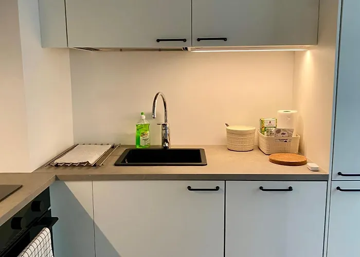 Huttu 2 - Ihqu Kaksio Mahtavalla Sijainnilla